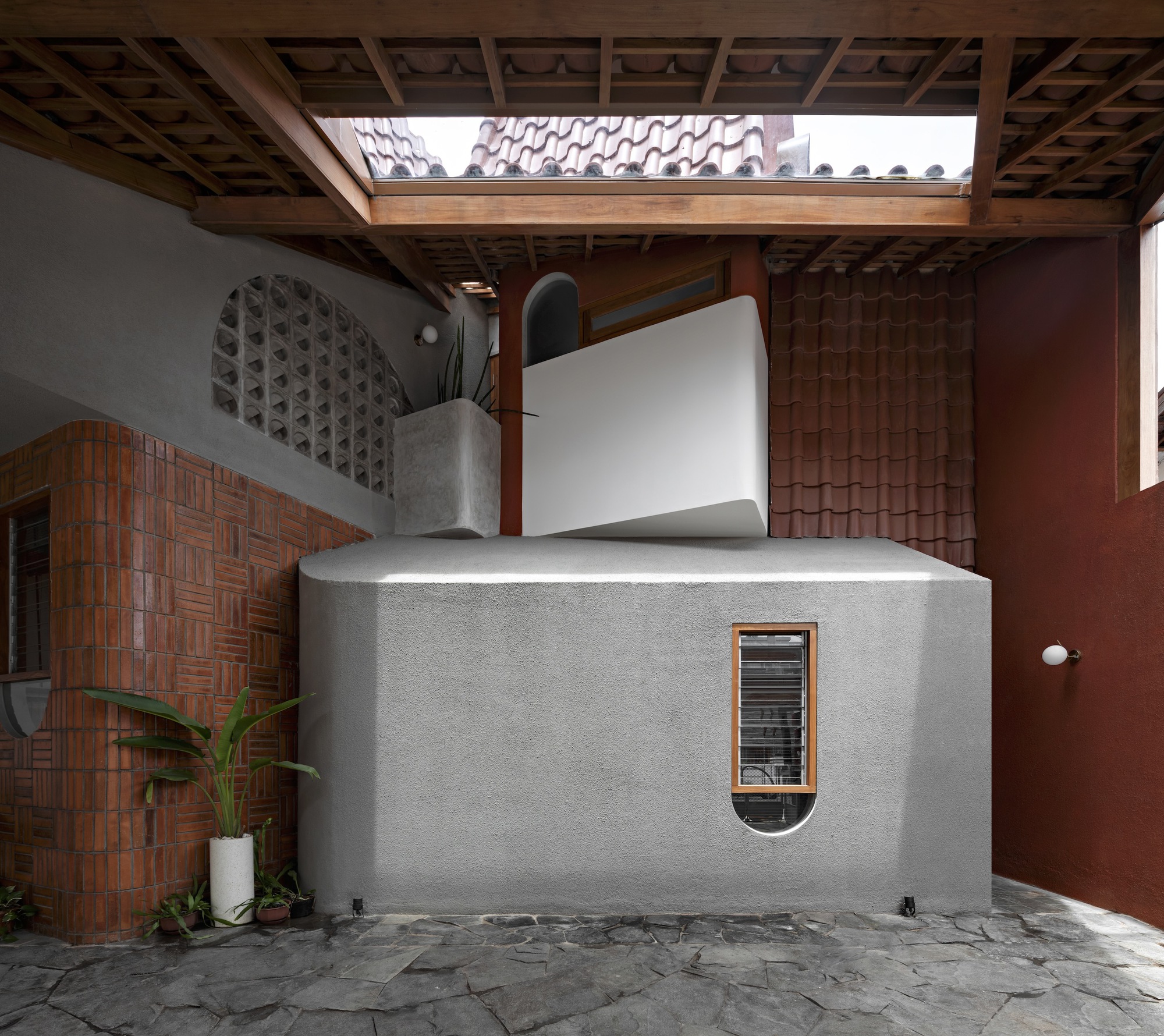 心烦意乱的房子丨印度丨Ismail Solehudin Architecture-41