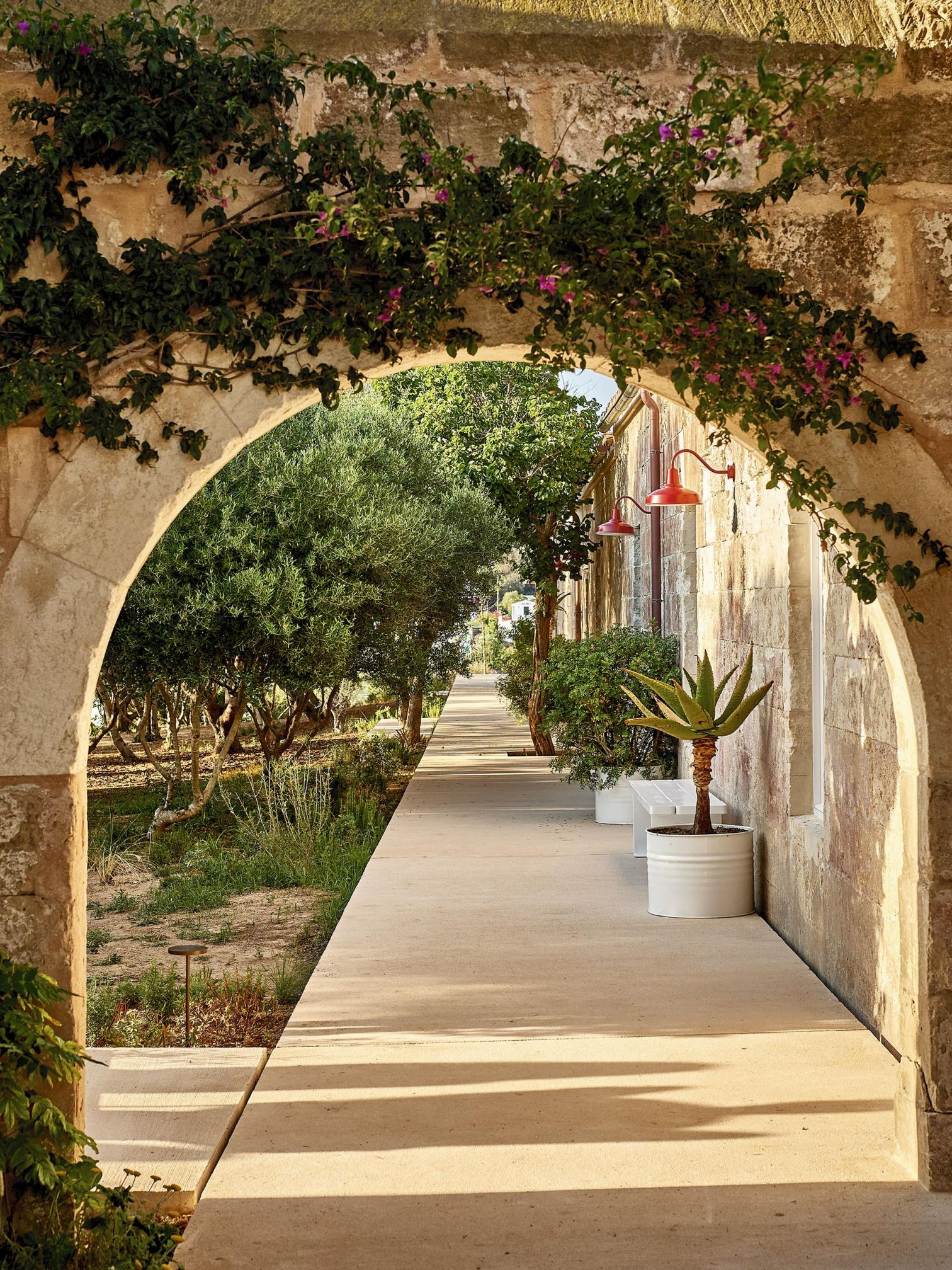 瑞士艺术画廊丨阿根廷建筑师 Luis Laplace-4