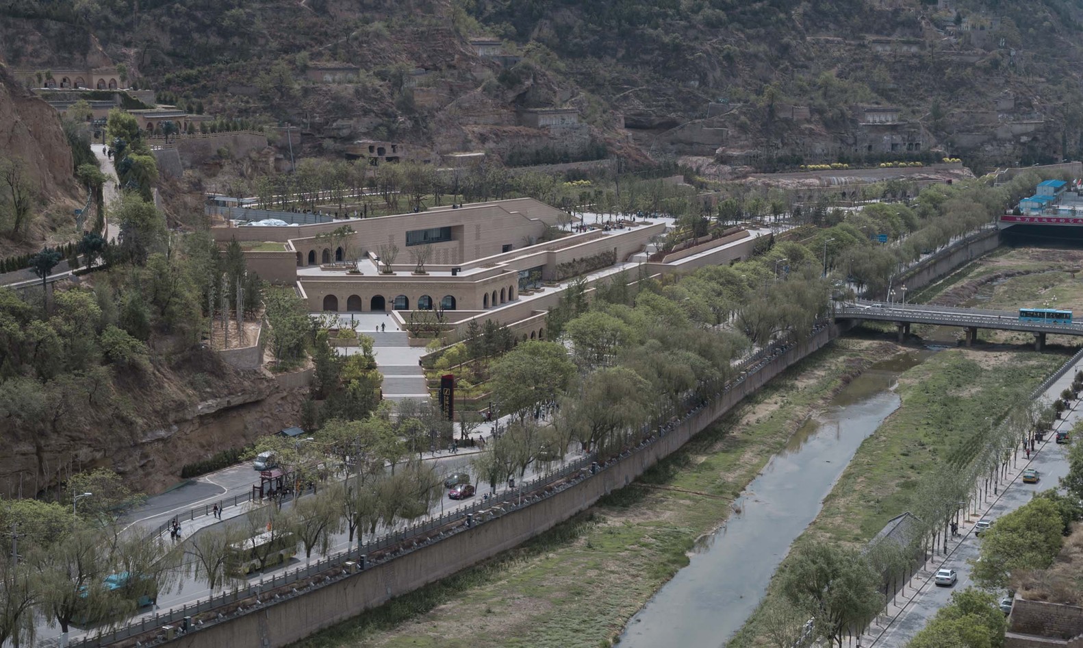 延安宝塔山旅游中心——融合传统与现代的红色革命景区-14