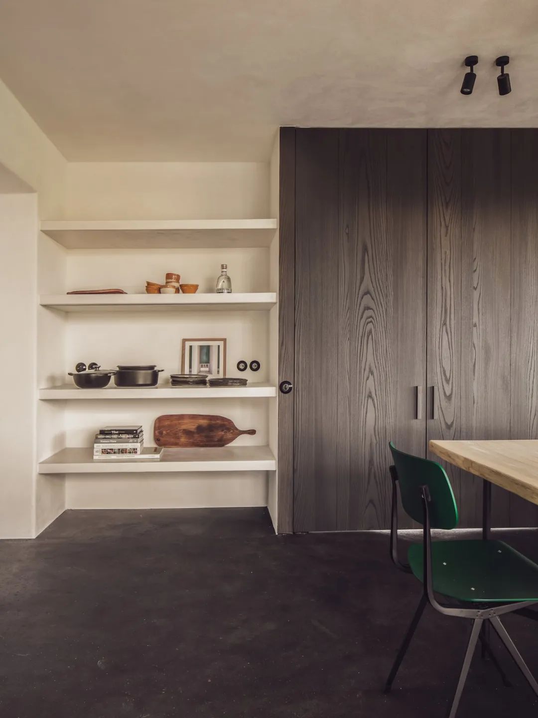 Nathalie Deboel 的温暖极简主义 | 比利时自然的室内设计美学-31