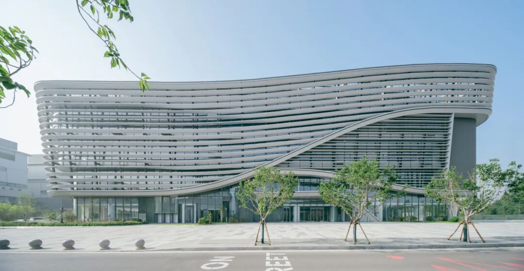 VAAS作品|石家庄名车广场：滹沱水岸的“流动方舟”-16