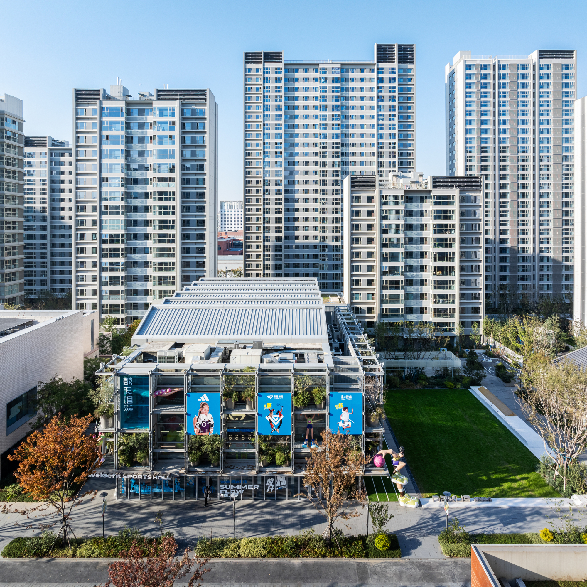 CHUNXI Marketplace and GULANG Gymnasium / Atelier Z+-73