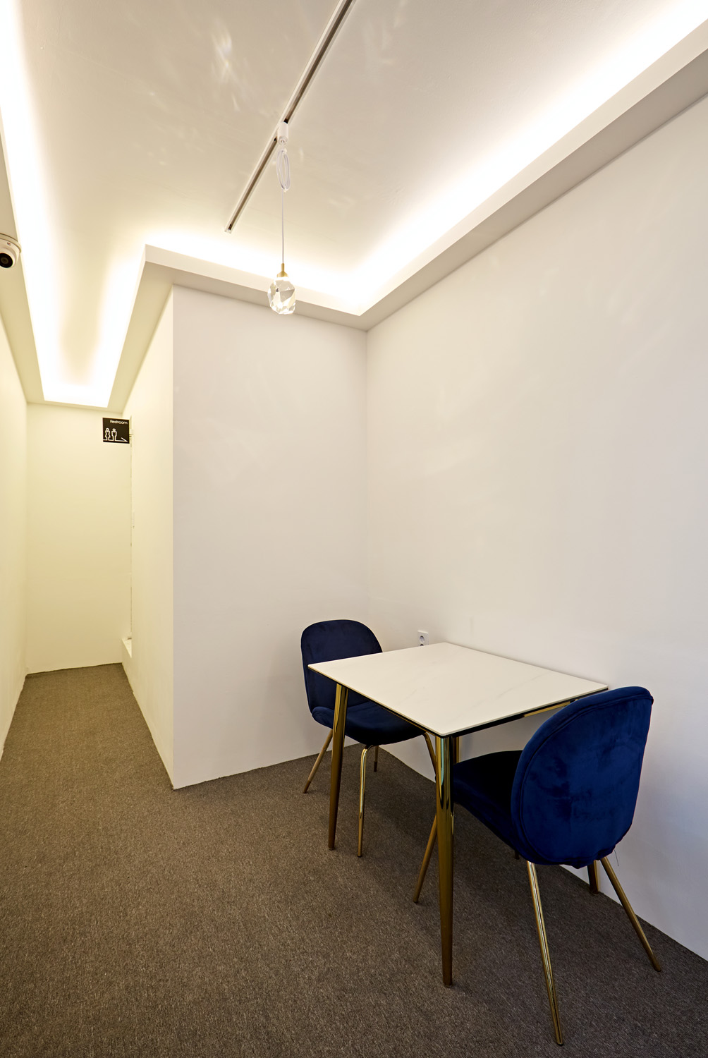 40 平米极简白色调的完美细节处理-13