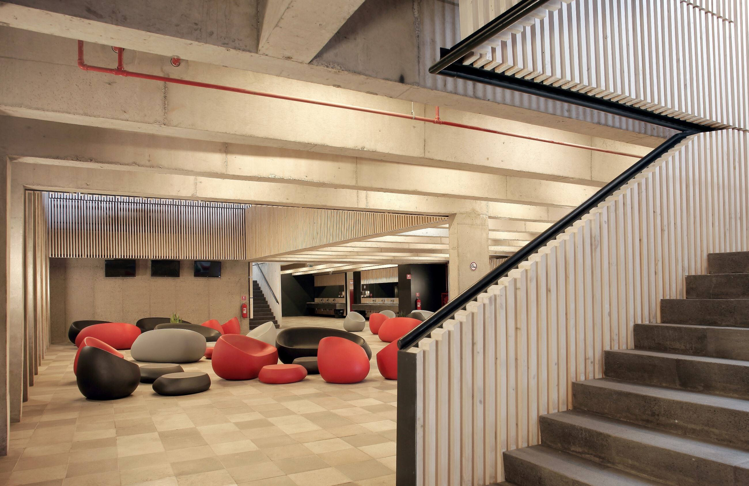 智利 Diego Portales 大学室内设计-11