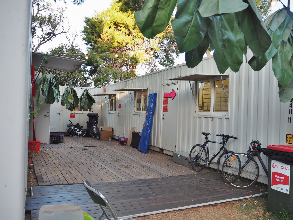 创意集装箱建筑,呈现非凡节庆体验-12