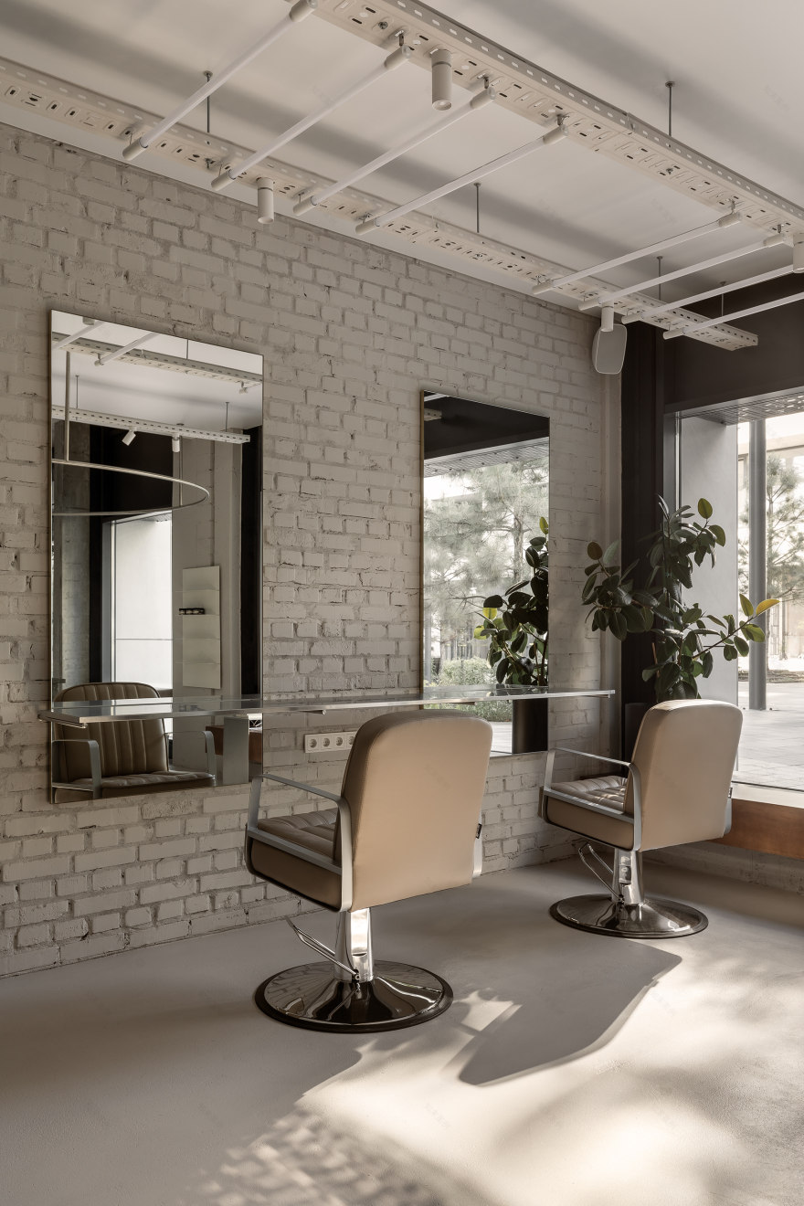 E·张力工作室(注:E推测为特定指代,tension常见意为张力 ,atelier意为工作室 ,具体需结合实际情况确定) 丨乌克兰基辅-26