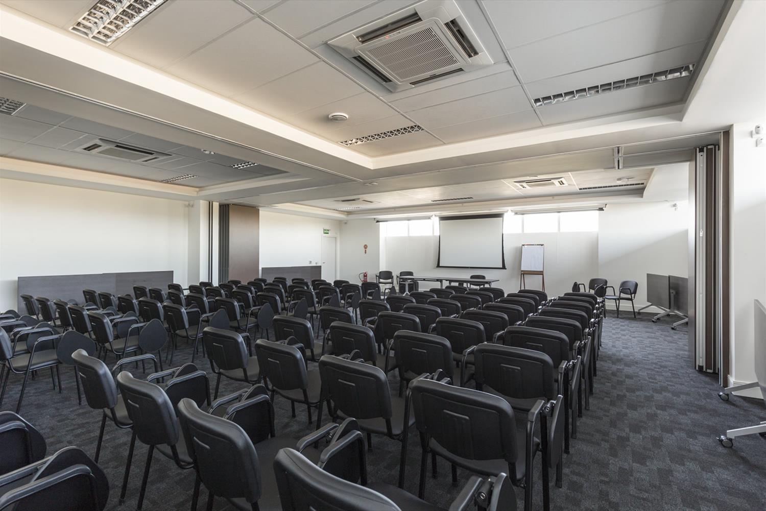 Safras & Cifras · 现代化农业咨询公司的环保建筑设计-14