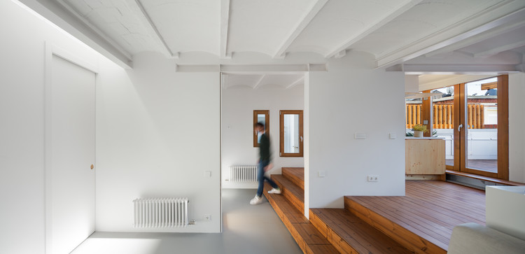 西班牙阁楼公寓变身舒适休闲空间-27