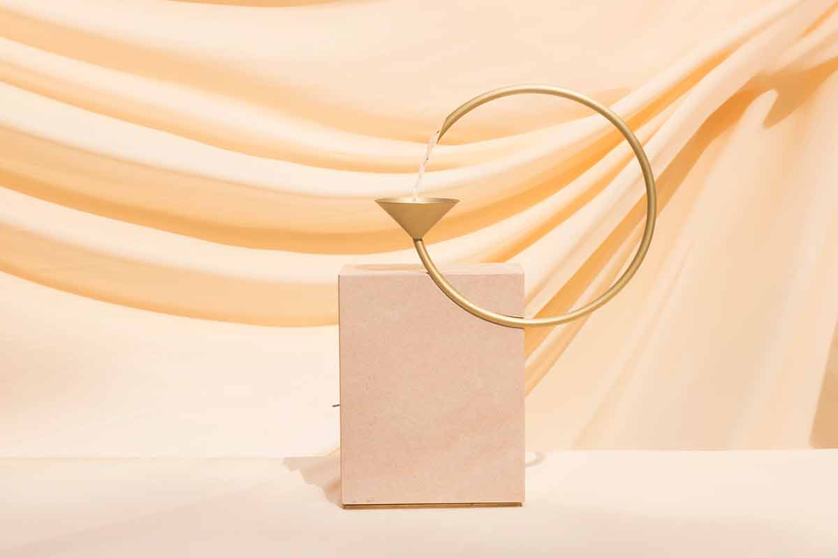 身心平衡的仪式 | Sara Ricciardi + Simone Piva 为 Made in Edit 设计“Ora”系列-3