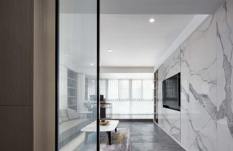 深圳市政大院现代简约私宅 | 灰色、白色与木色的极简艺术-16