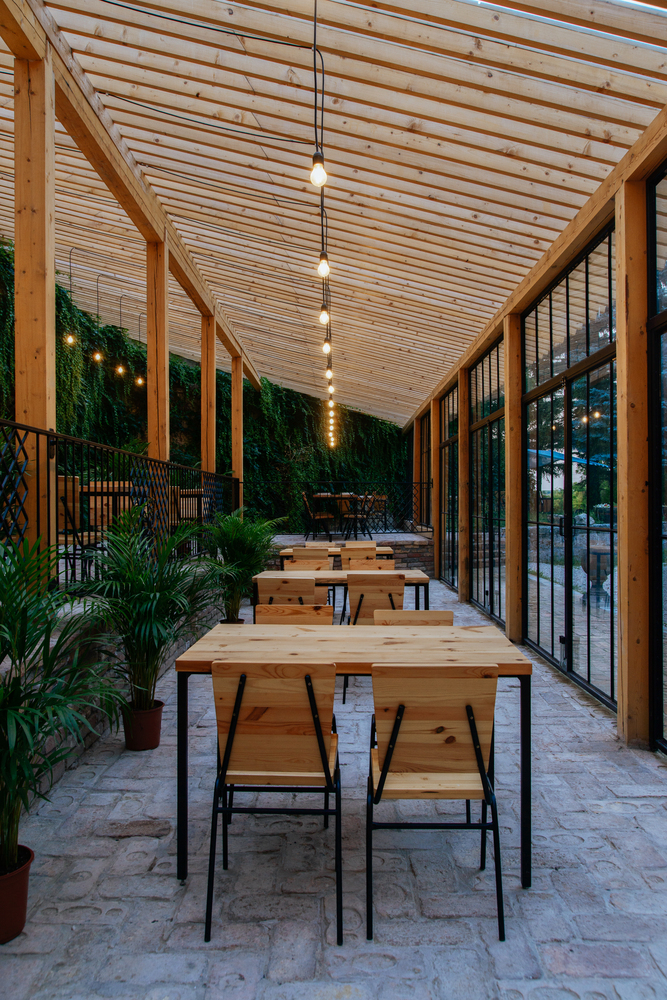 绿意盎然的酒窖餐厅-35