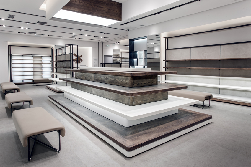 成都热风太古里形象店 | 突破传统，打造深色时尚空间-13