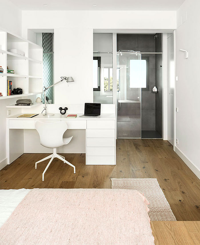 巴塞罗那：自然美景与现代艺术相连的独立住宅-22