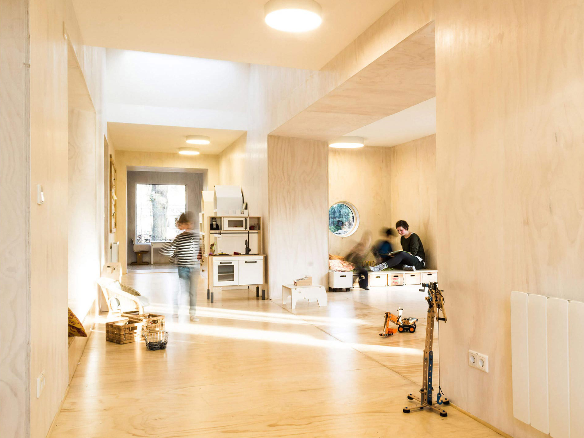 安包小巨人幼儿园（注：Anbau音译为安包 ， Riesenklein直译为小巨人 ， 这里假定是幼儿园名称） 丨GermanyHalle丨complizen Architektur-1