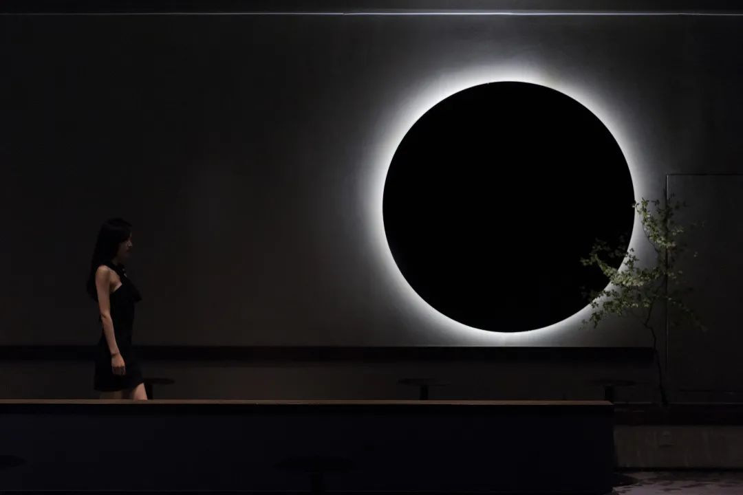 南京喜茶金茂汇店 | 古城墙下的现代茶空间-79