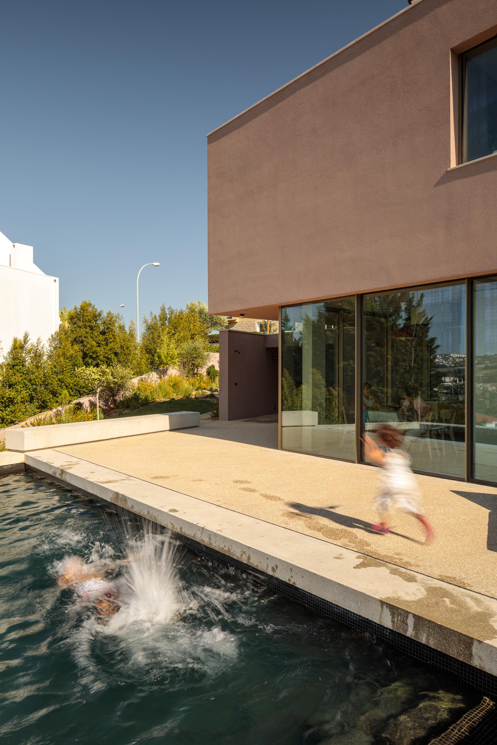 卡伊亚斯的房子丨Portugal丨João Caetano Arquitetura-25