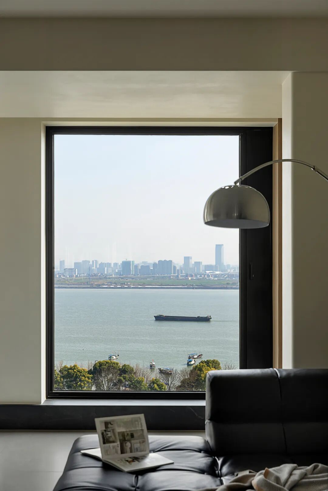 【新作】270㎡江景大平层，白墙如纸江景为画，爱是留白处的落款-27