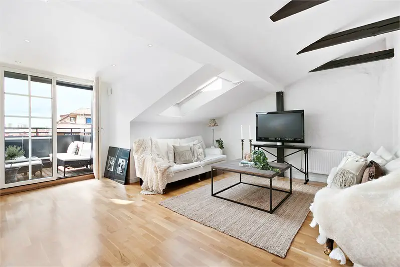 家庭生活二层楼设计 | 私密空间与互动的完美结合-8