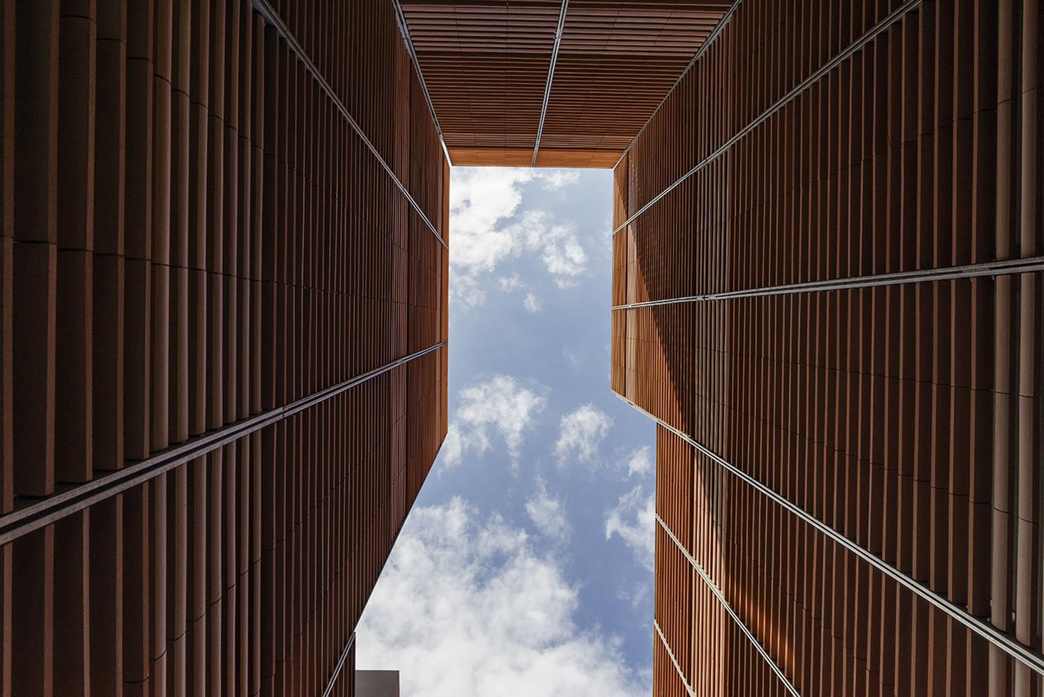 迈阿密拉丁风格住宅，融入传统元素的现代设计-32