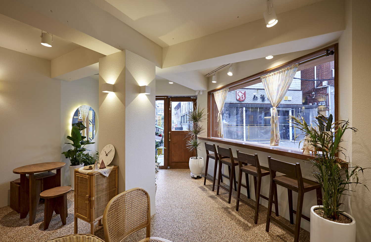 15 坪极简咖啡厅，打造温馨氛围-10