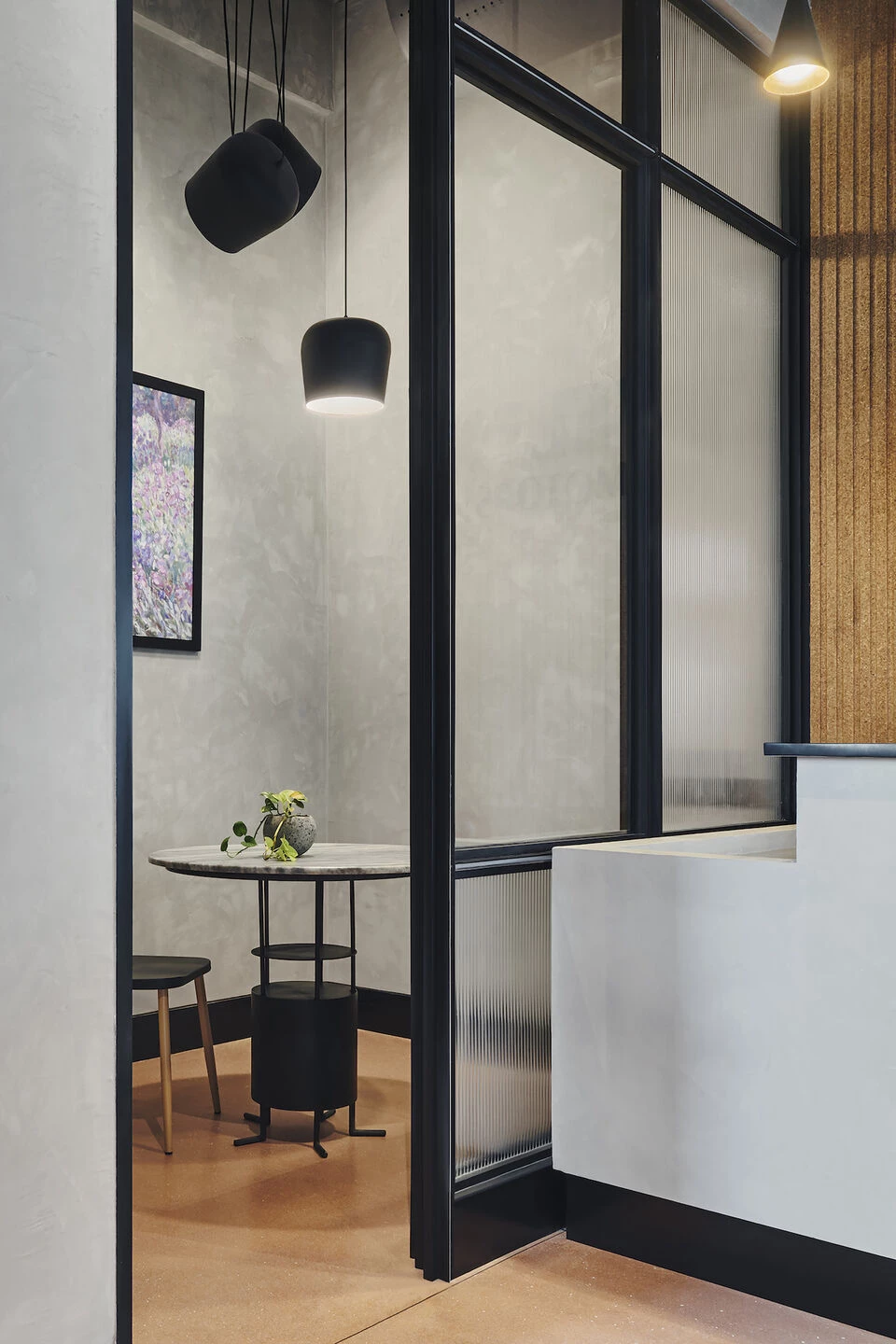 "Velox Motors Offices | 现代工业风格的灵活办公空间"-34