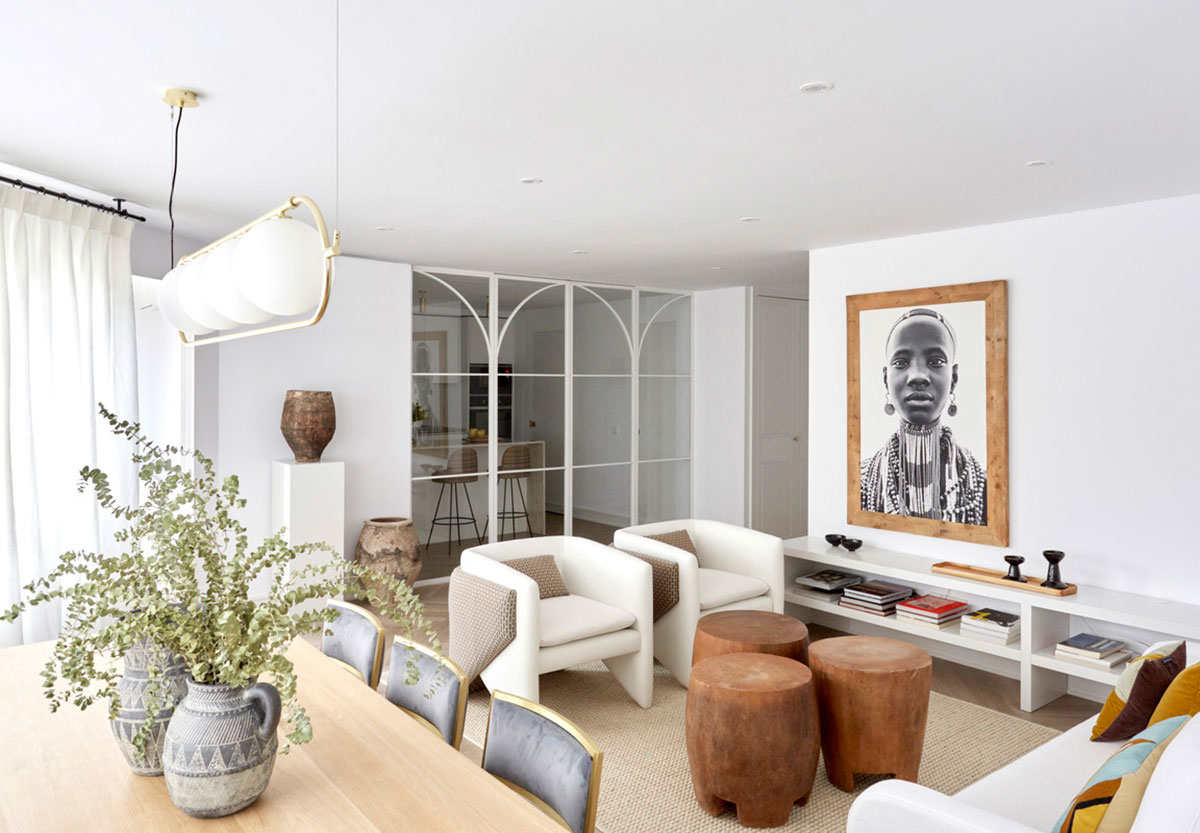 马德里 90 平米白色公寓,玻璃 partition 分隔空间,明亮有趣-1