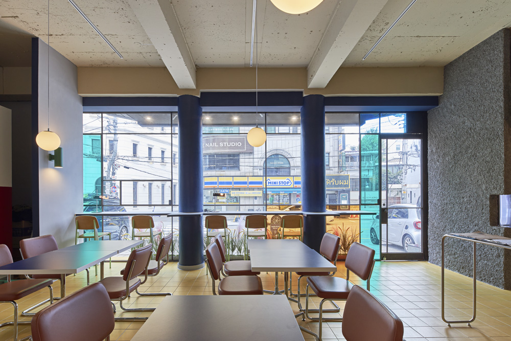 色彩缤纷的 35 平米咖啡厅设计-10