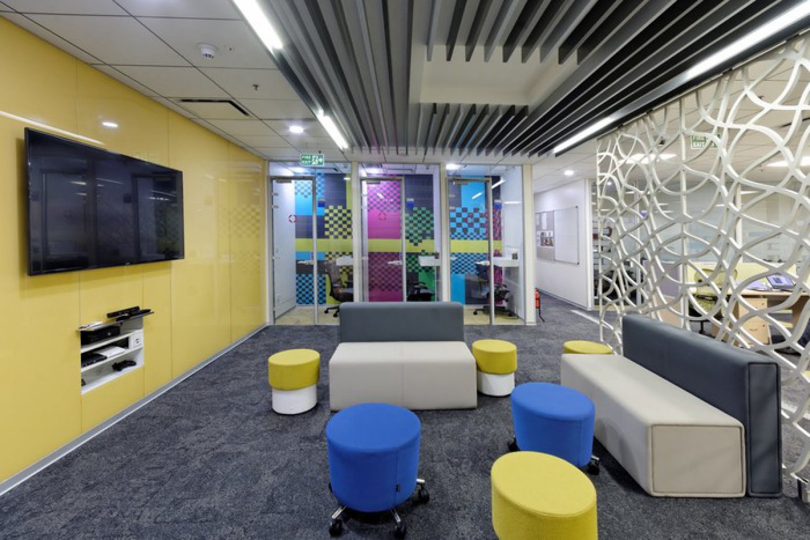 HERE 班加罗尔办公室 | 现代绿植墙的绿色工作空间-7