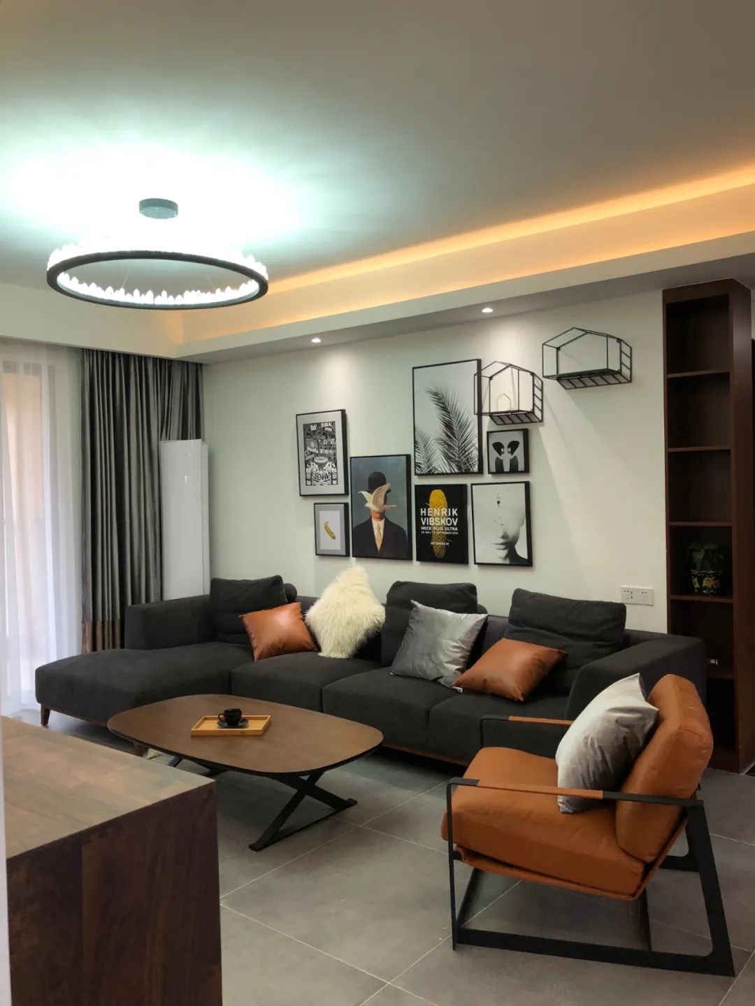 《风情墨尔本》 | 黑灰白木,金色点缀,展现空间层次与质感-12