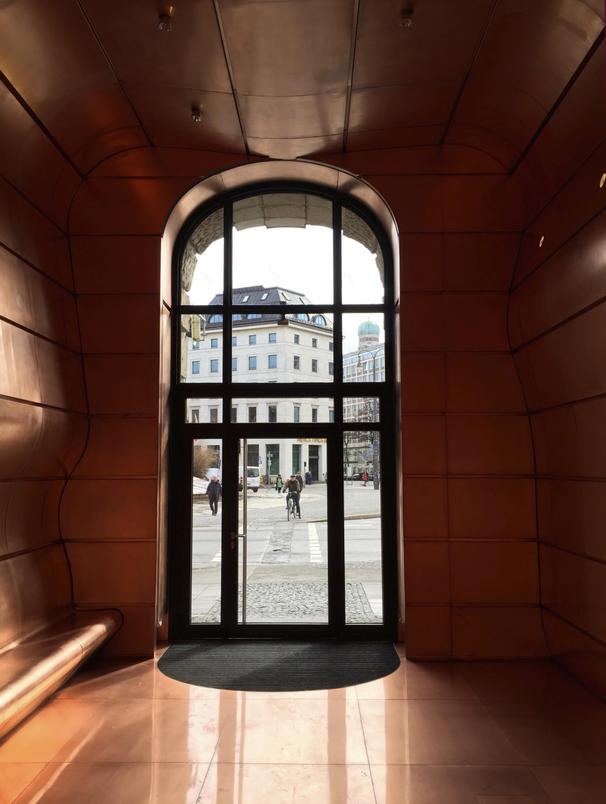 维也纳 Lenbachplatz 5 入口翻新 | 现代艺术与历史建筑的完美结合-10