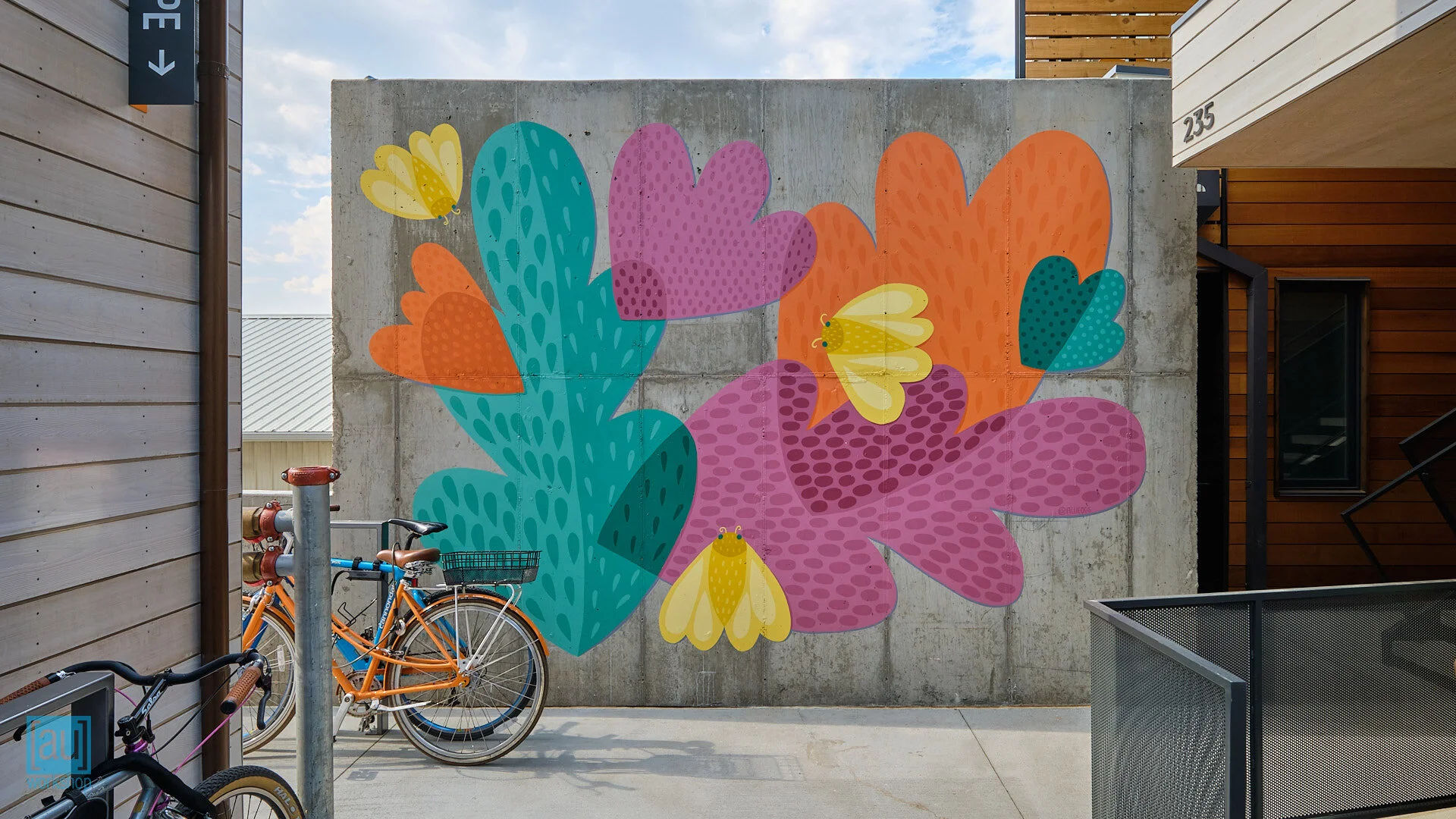 艺术的交融  境·界（这里The E·terior由于E·terior不是常规单词，E可能代表独特概念创造，terior类似interiorexterior词根有内外之意，结合A Confluence of Art整体艺术氛围，推测E·terior是营造独特概念境·界，和艺术的交融在主题上也匹配） -39