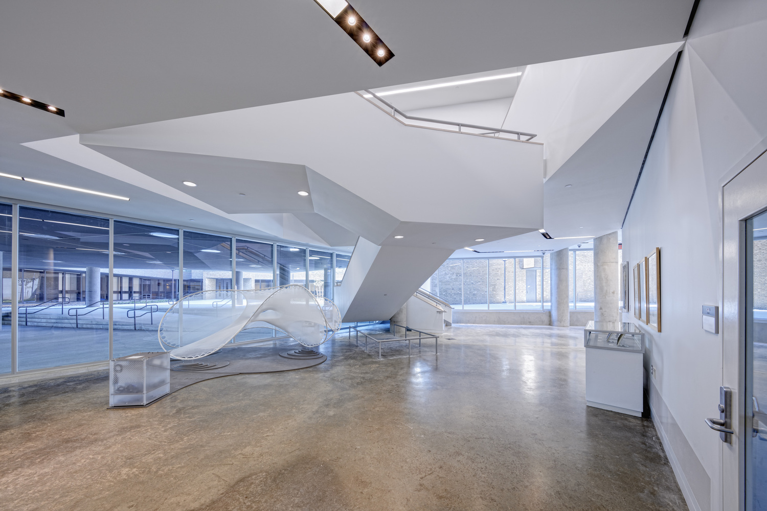 博尼斯蒂尔大道上的线性中心 · 阿尔弗雷德·陶布曼翼-34