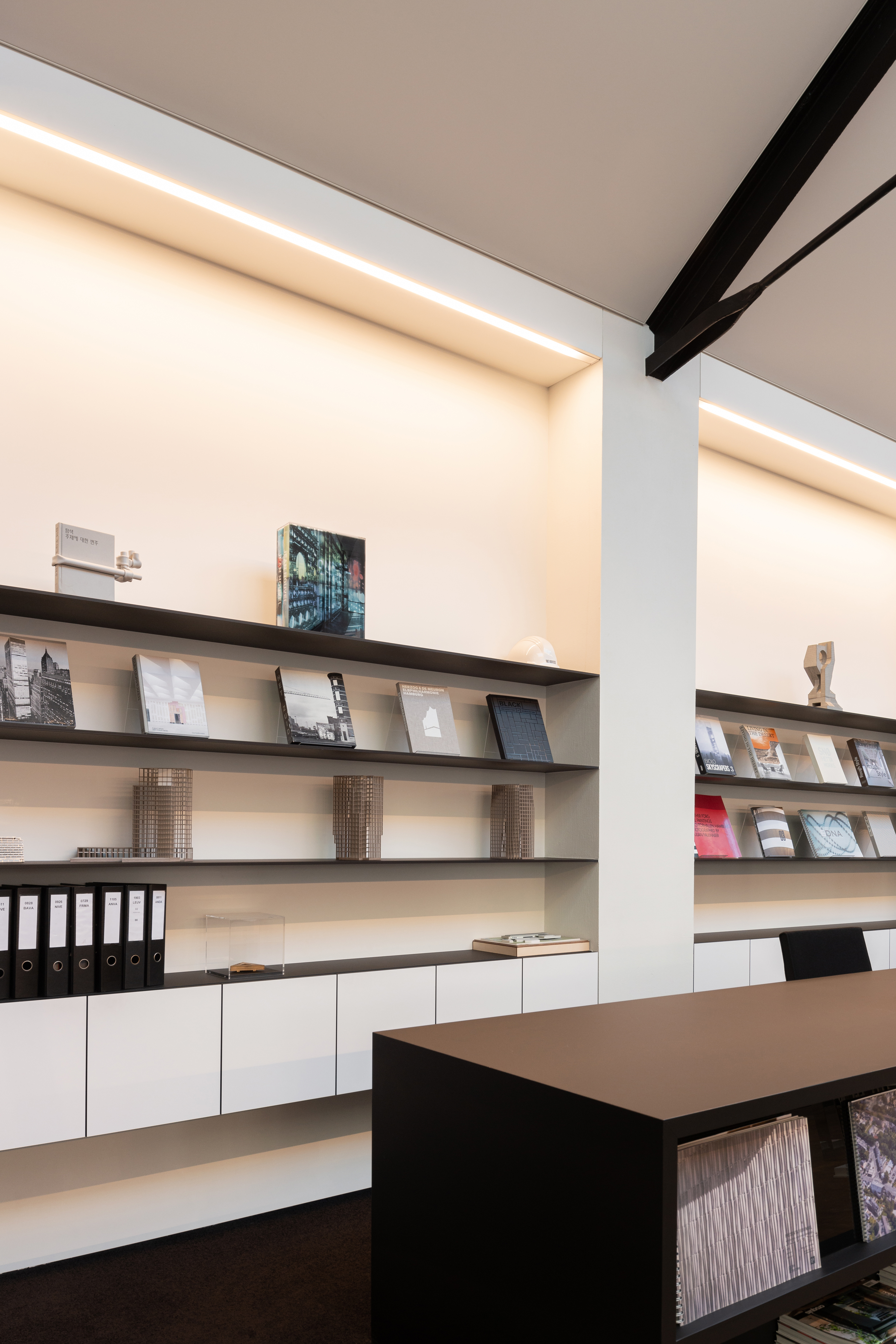 Track 230V Surface | Track 230V | Illuminazione architetturale | Modular Lighting Instruments-18