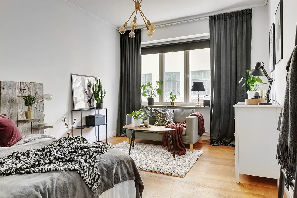 24 平米瑞典小公寓，入口变办公室巧妙利用空间-1