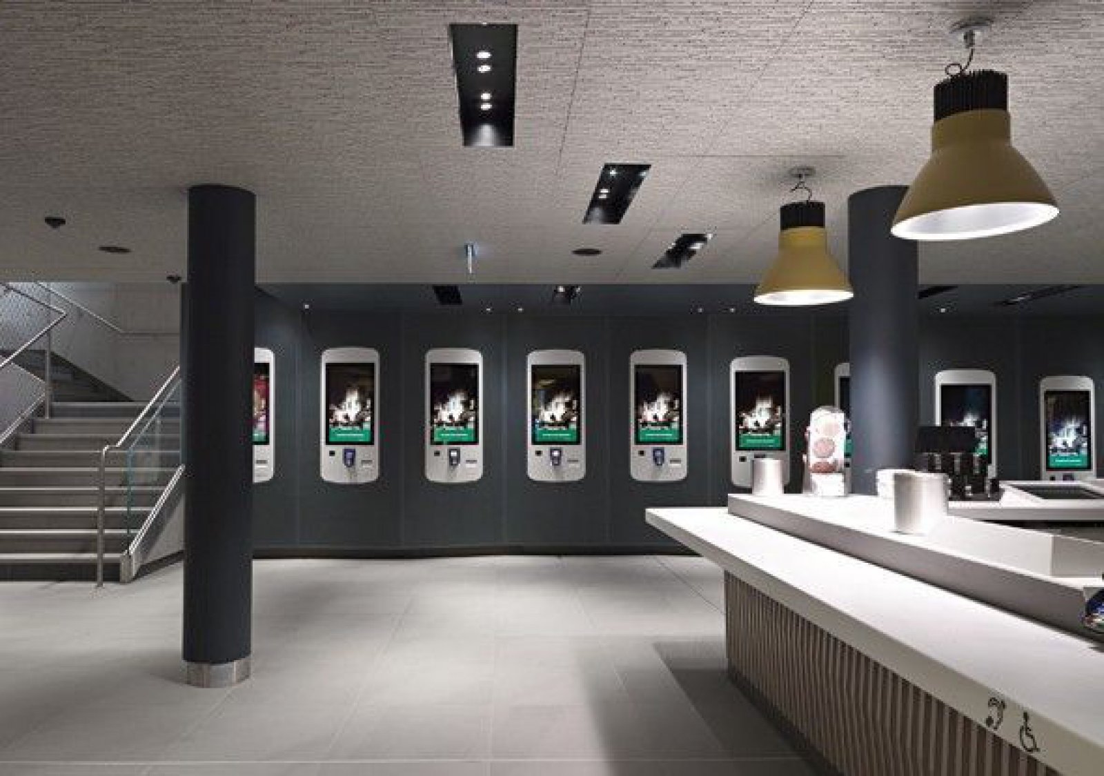 香榭丽舍大街上的麦当劳-13