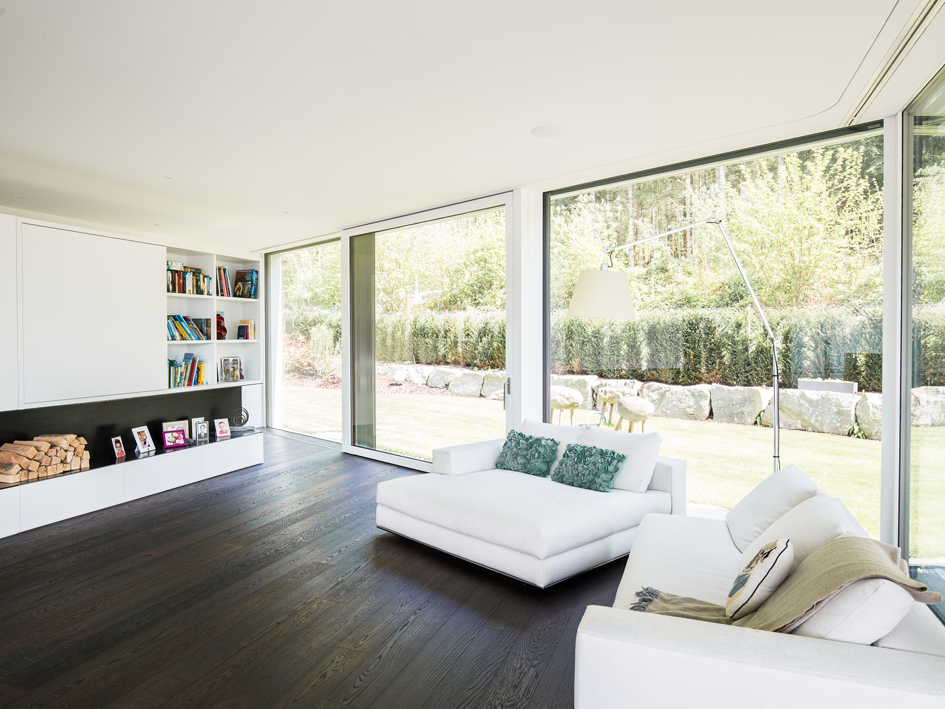 森林边缘的三角形诗意住宅-40