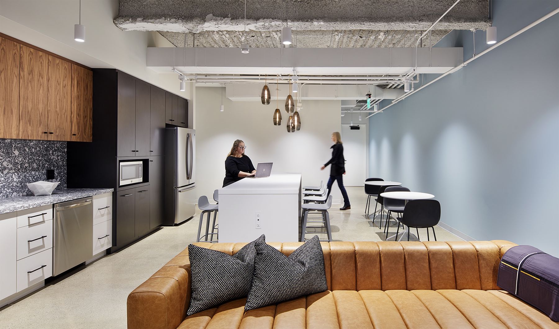 A Look Inside The Baker Center Spec Office Suites in Minneapolis - Officelovin'-5