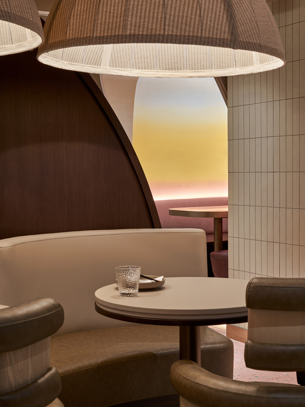 金黄色渐变新派台式料理餐厅,香港 | Designed by designeightfivetwo - 主题餐厅 - 餐厅LOGO-VI空间设计-全球餐饮研究所-5