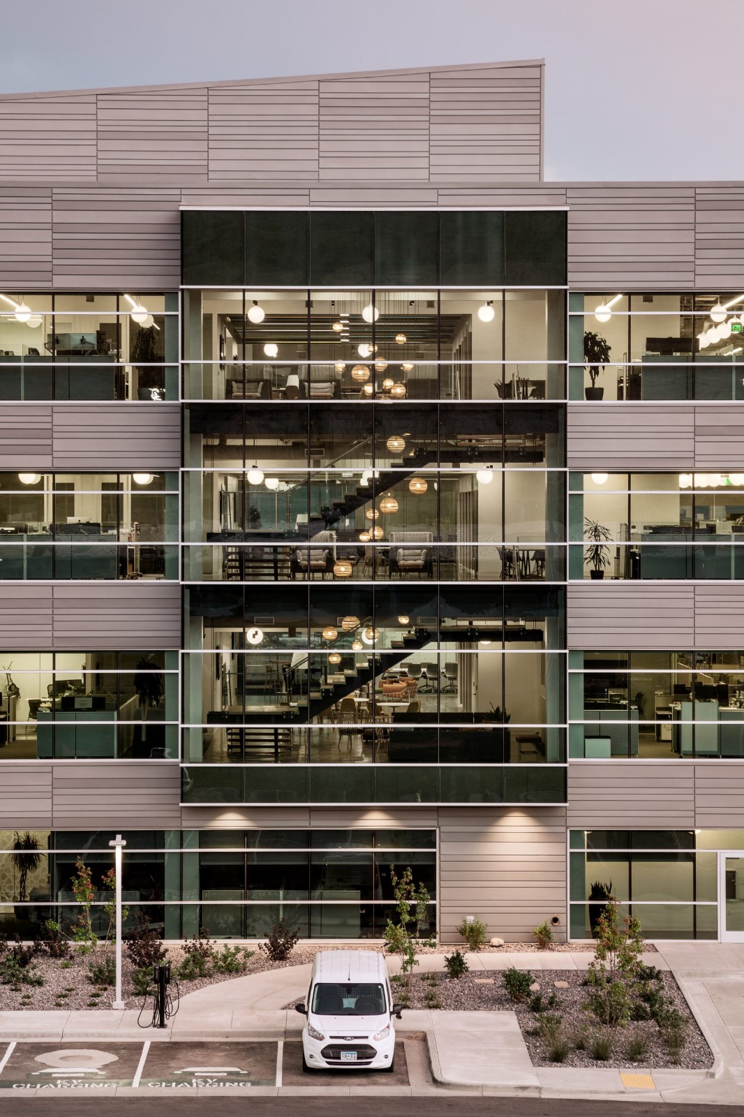 新犹他总部创造了“家庭房间”-10