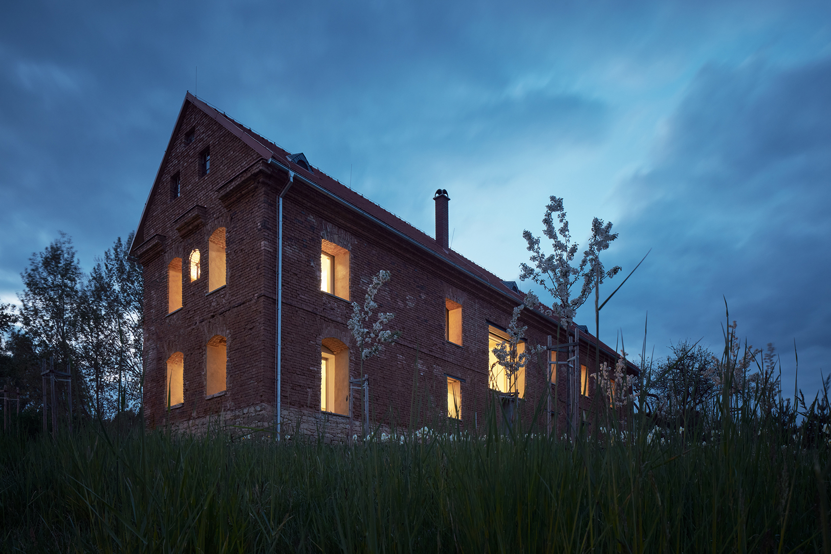 废墟中的房子，捷克 / ORA-54