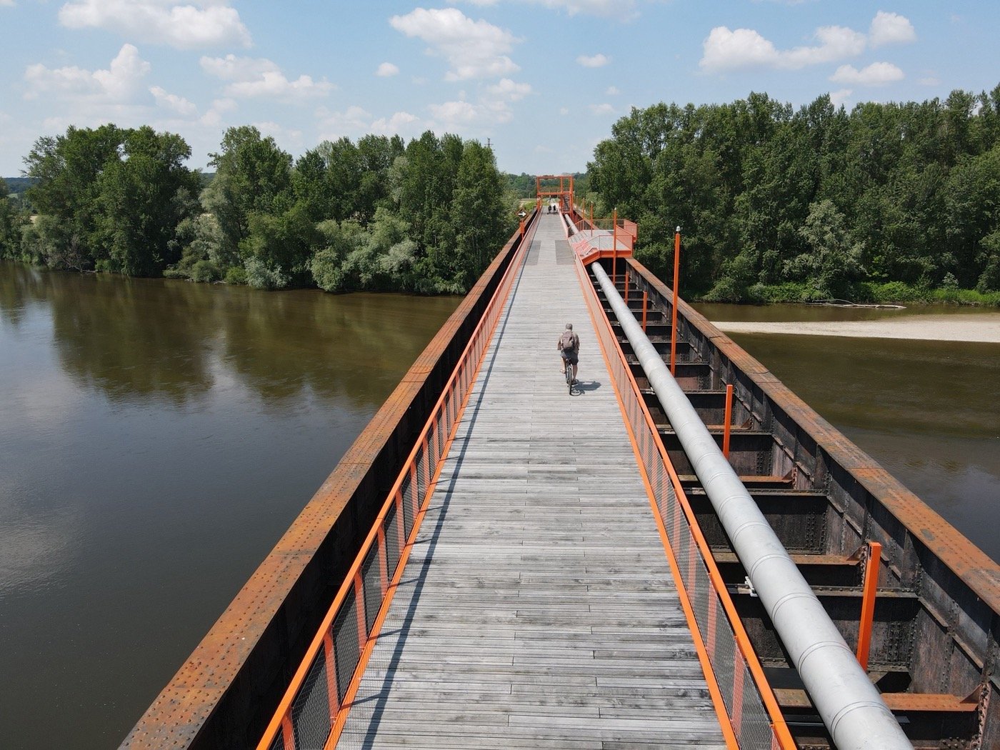 法国阿利尔河两岸景观-26