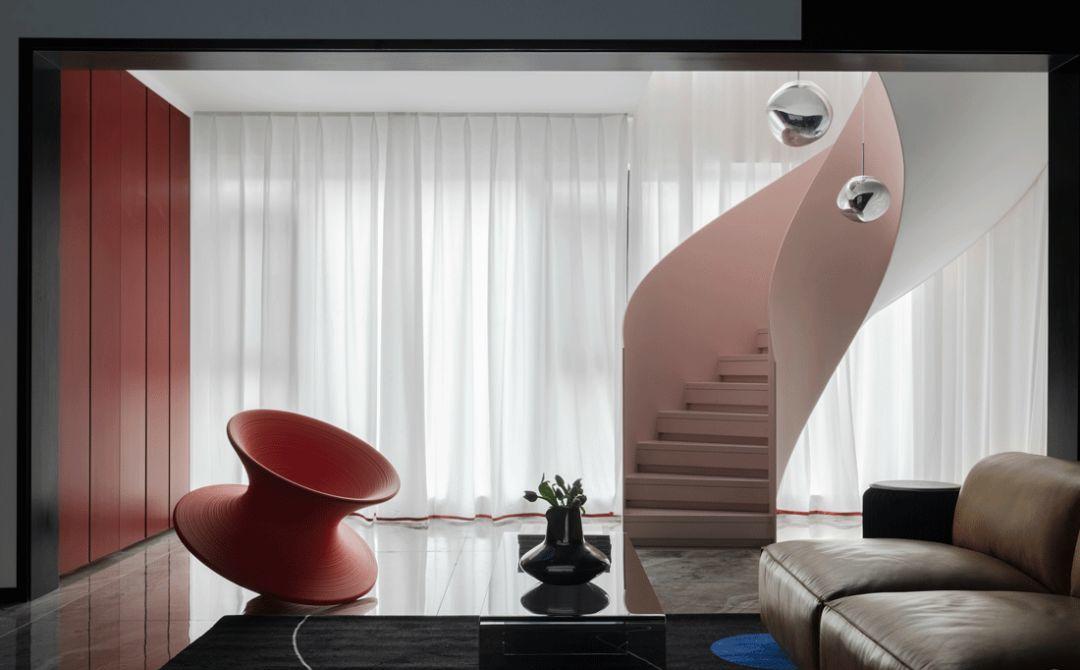 清羽设计丨平层丨粉色楼梯紫色墙壁酷炫星球-11