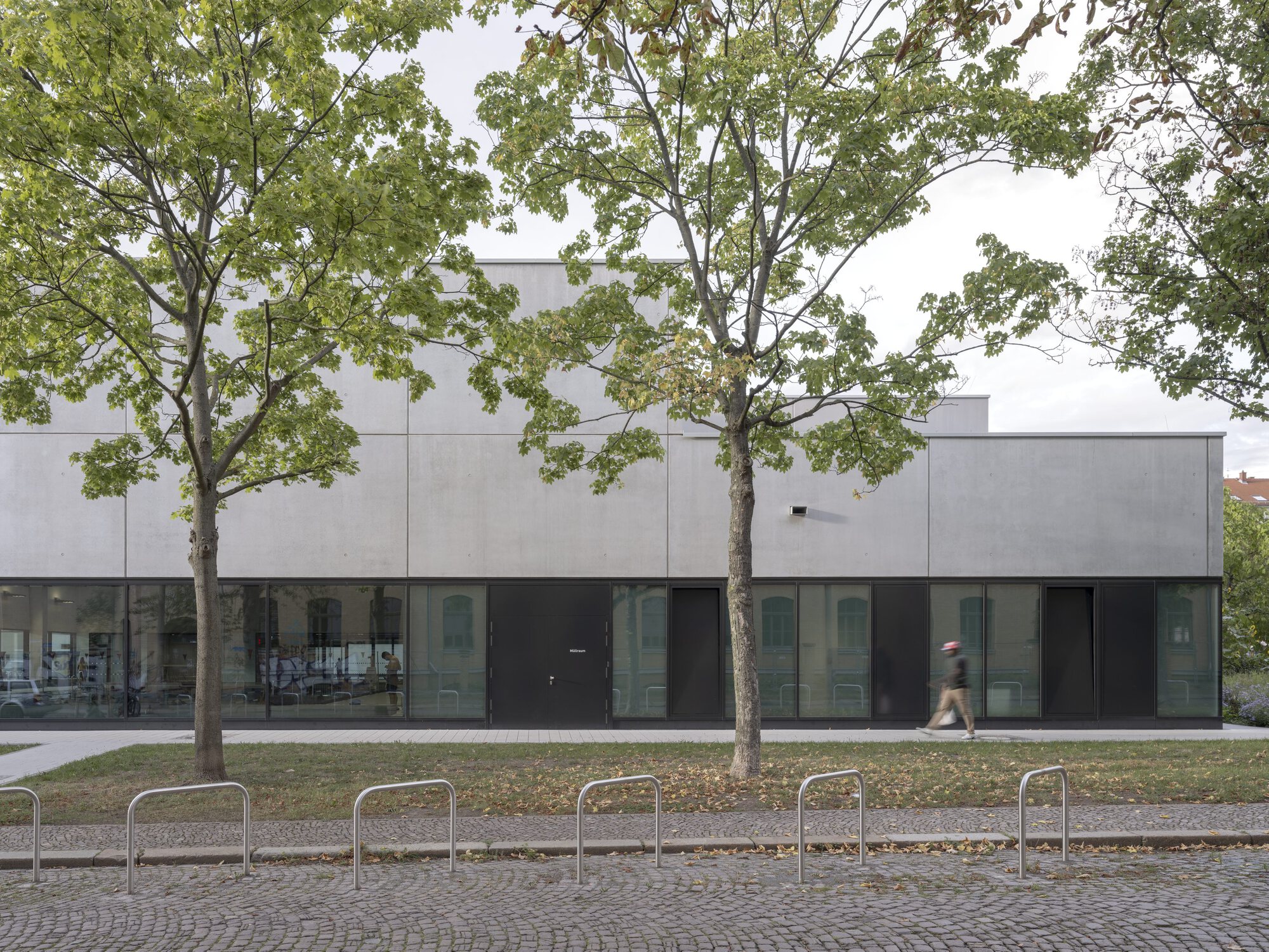 Sportbad am Rabet Modular Swimming Facility / gmp Architects-33