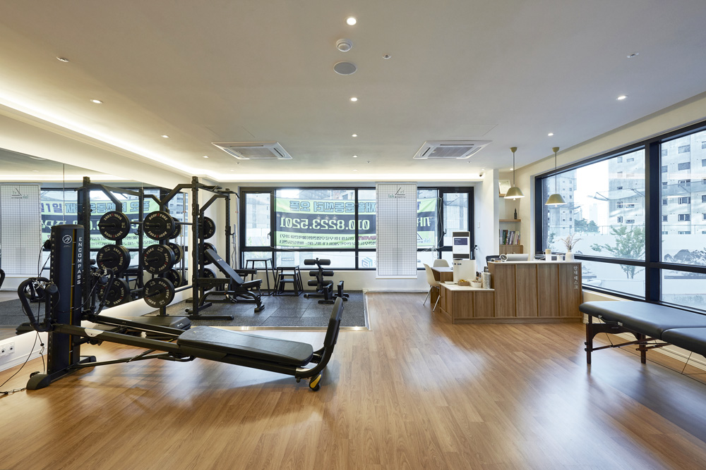 20 平米康复中心，温馨氛围营造成功-9