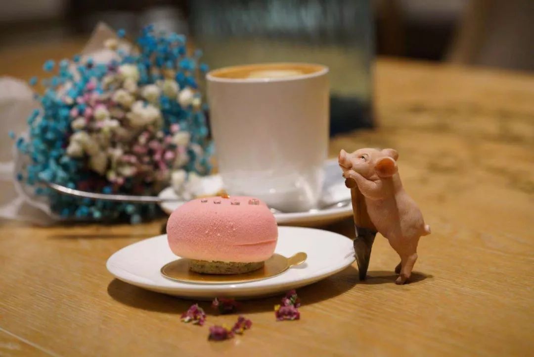 浪漫花艺装点白鲸餐厅,温暖冬日空间-46