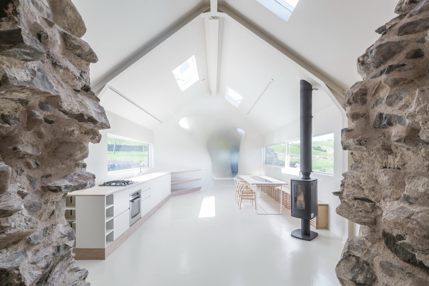 苏格兰废墟中的现代私人住宅-61