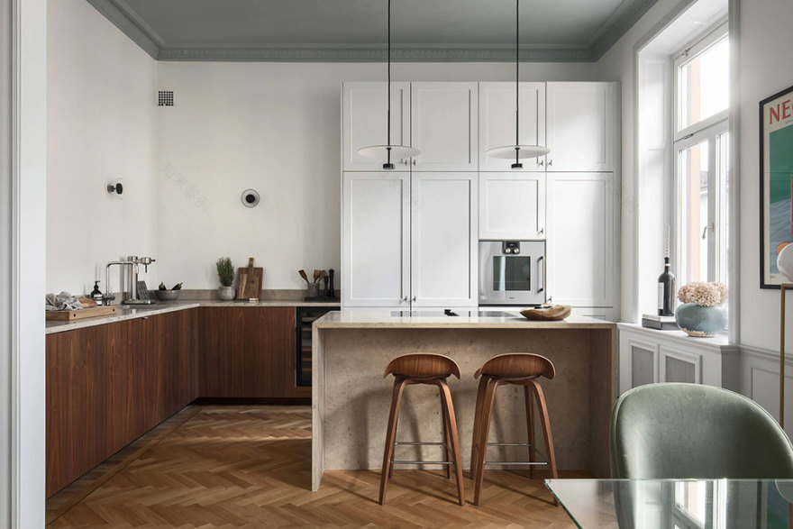 摩登斯堪的纳维亚公寓 | 彩色天花板的惊艳设计-6