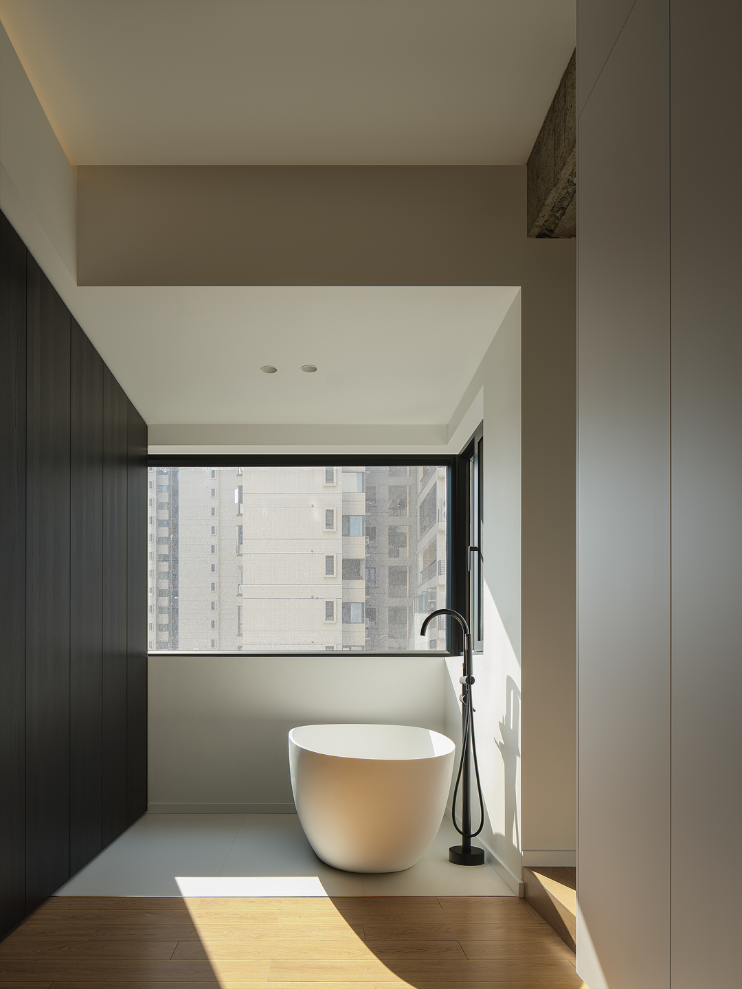 古月·胡哲｜极简“大套间”，拥抱自然与自我的栖居！-49