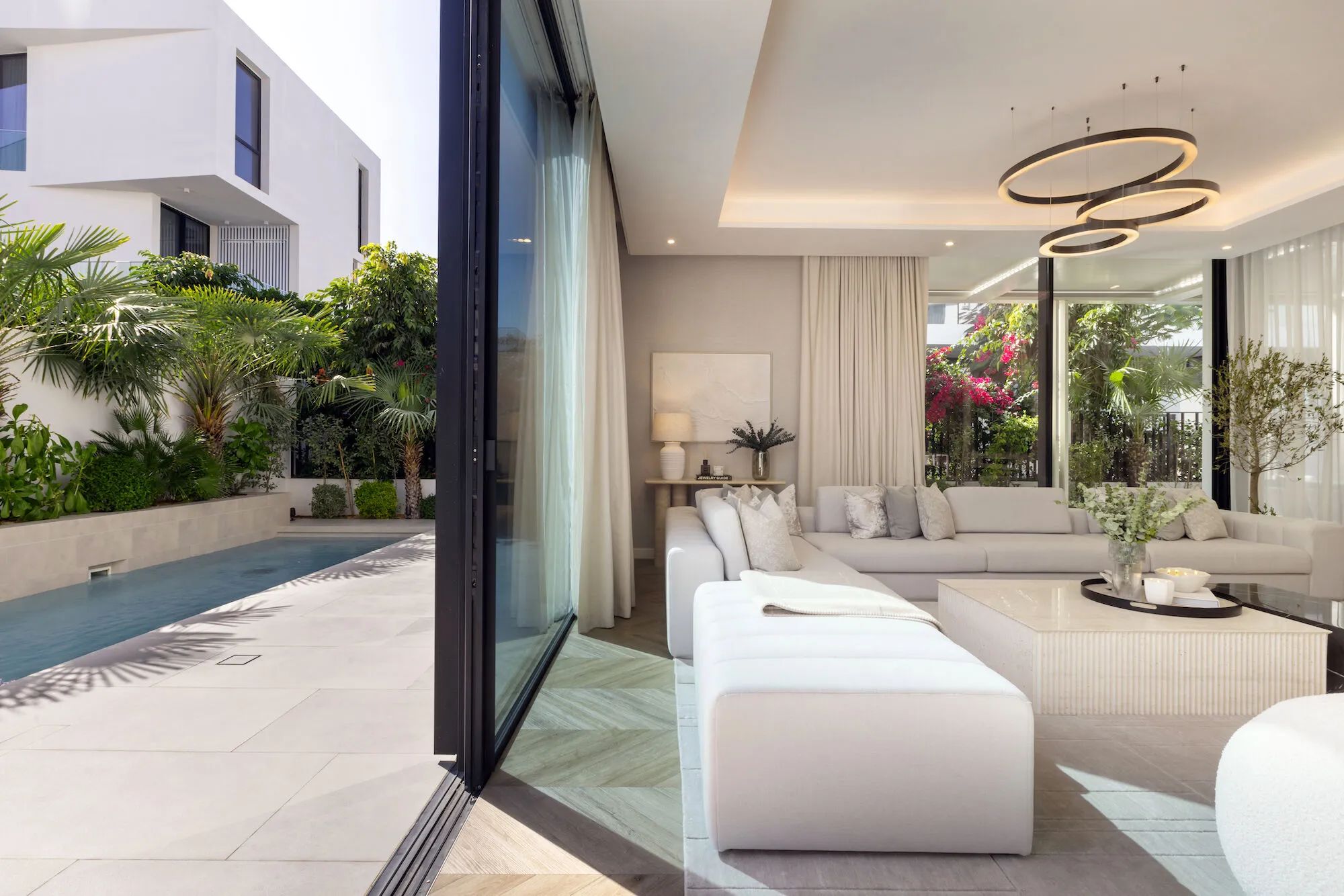 隐于自然的现代雅居:Villa Esencia 的空间美学叙事丨阿联酋迪拜-31