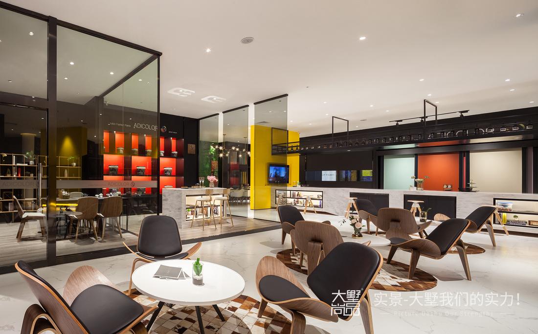 单色涂料打造的艺术空间-14